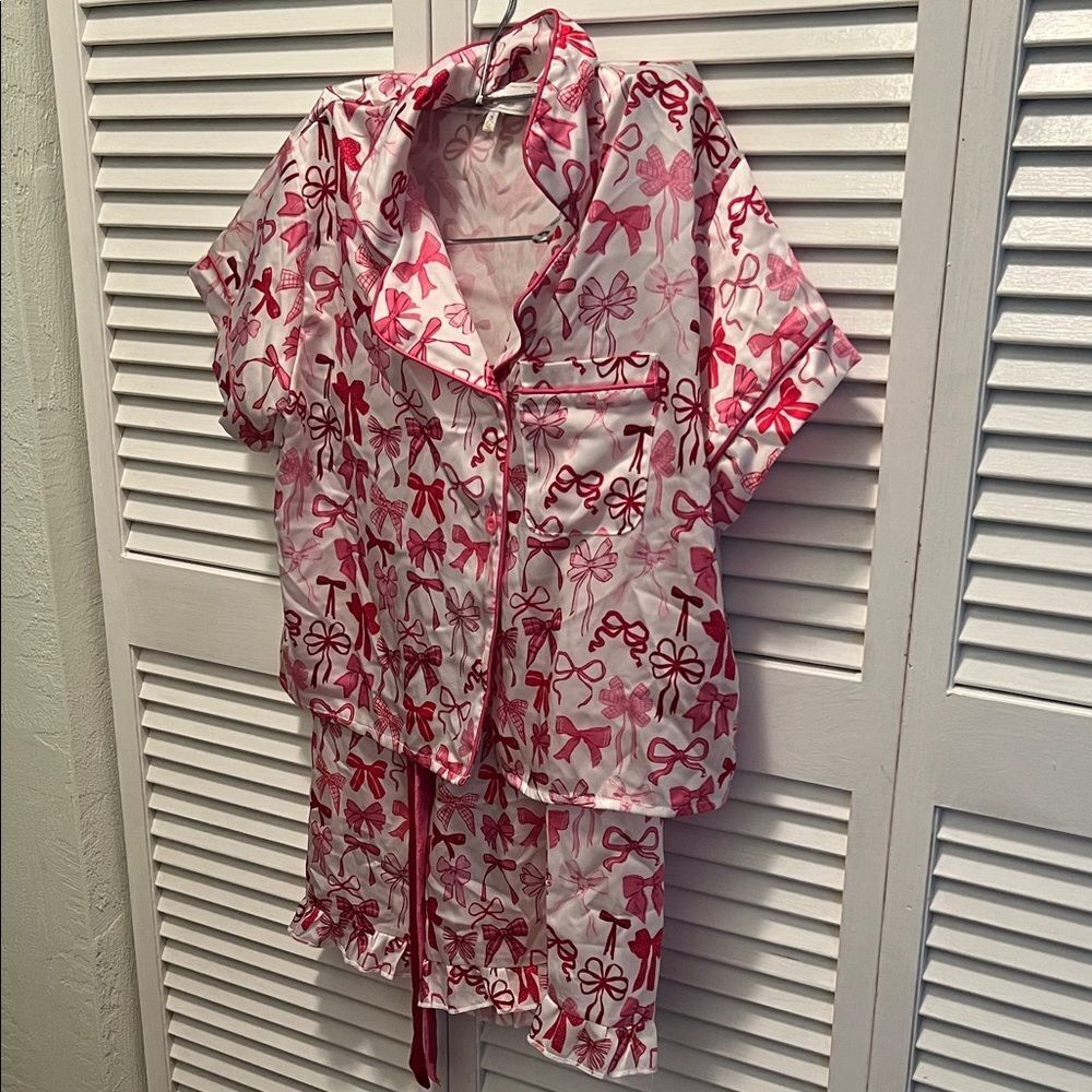 # 1143+ Pink and Red Bow Print Pajama Set
